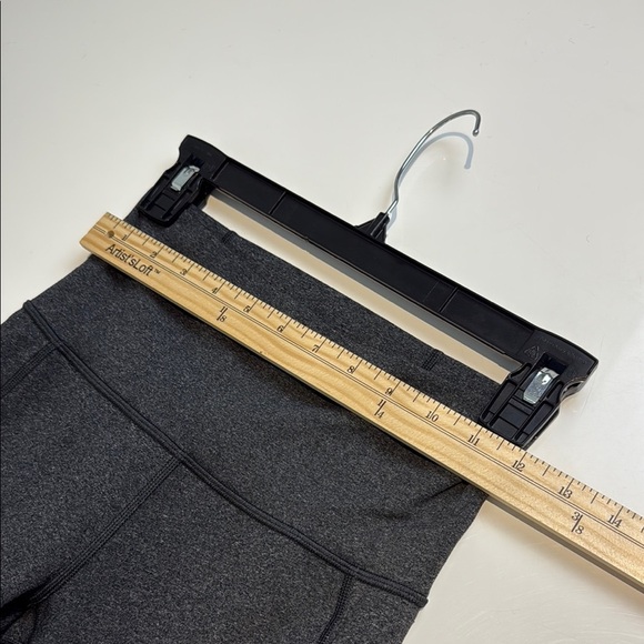 Lululemon Athletica Gray High-Waisted Seamless Leggings 33” inseam - Picture 4 of 6